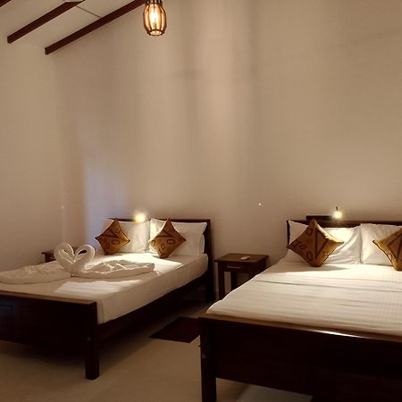 Malindu Yala Gate Otel Tissamaharama Dış mekan fotoğraf